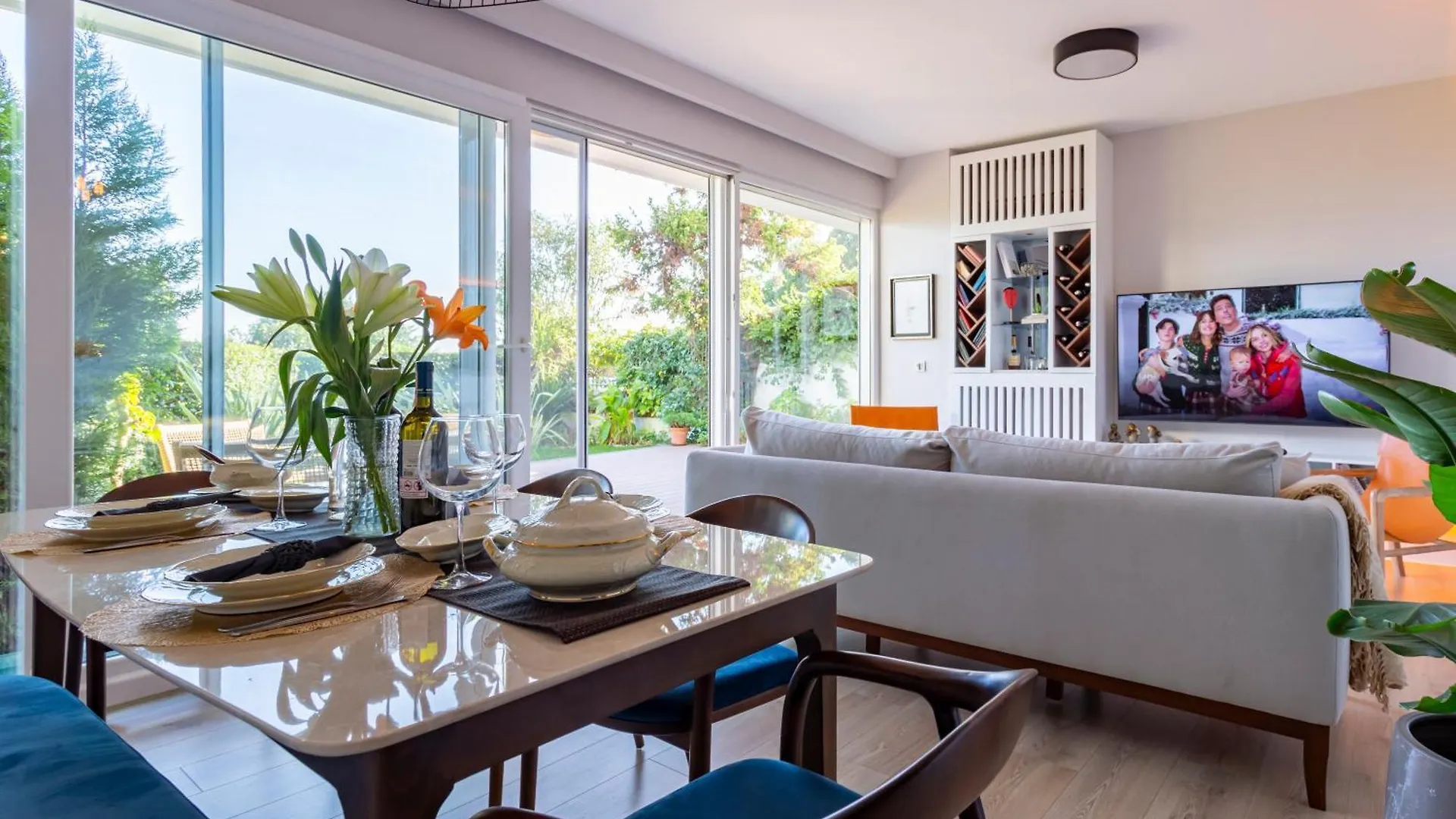 Bosphorus Designer Suite Seperate Guest Room Istanbul Apartment